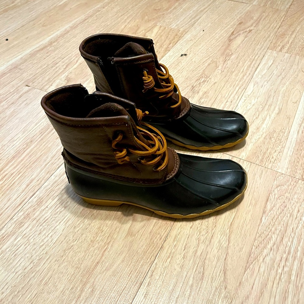 Size 5 kids sperry boots